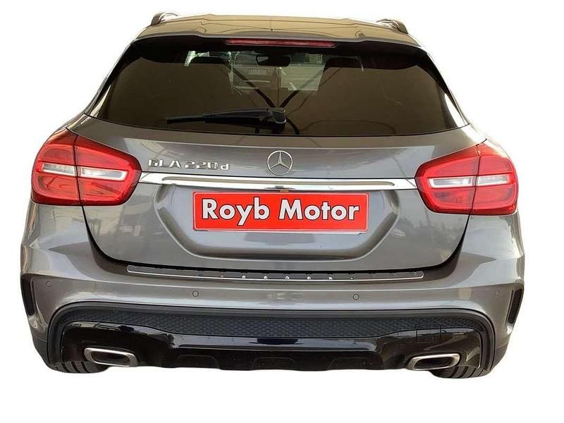 Usado Mercedes GLA220 AMG line 177 CV (130 kW) 2016 Gris SUV