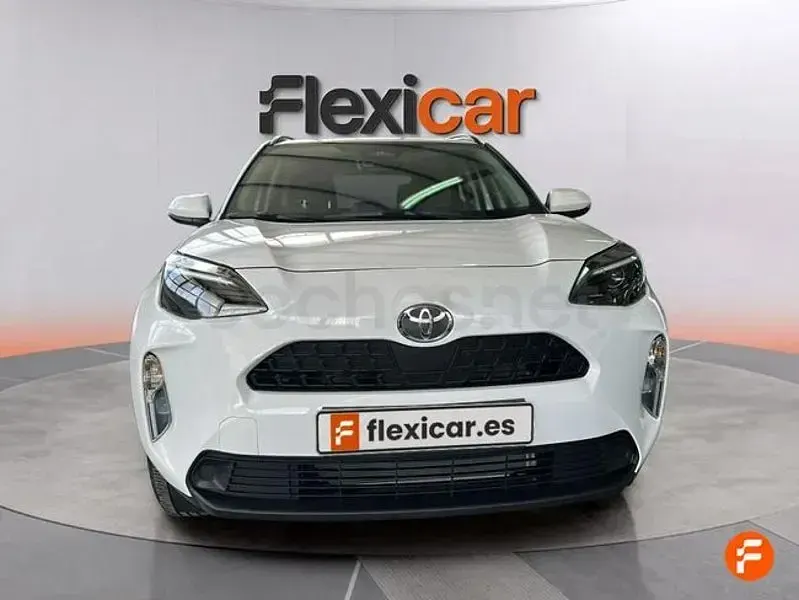 Usado Toyota Yaris Cross Active 130 CV (95 kW) 2026 Blanco SUV