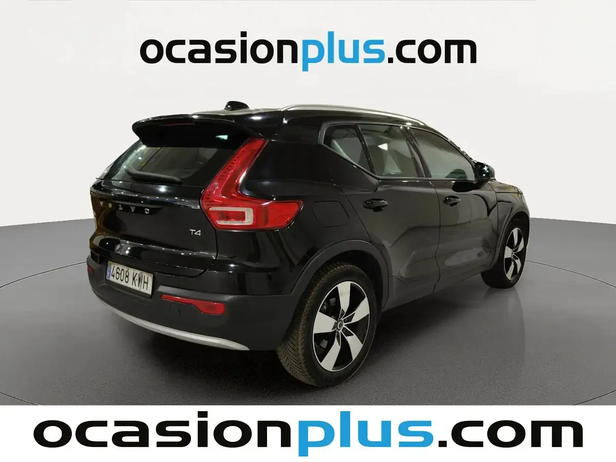 Usado Volvo XC40 Momentum 190 CV (139 kW) 2019 Negro SUV