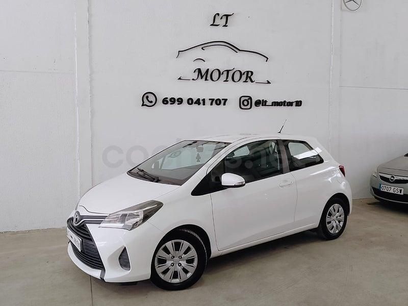 Usado Toyota Yaris City 90 CV (66 kW) 2015 Blanco Utilitario
