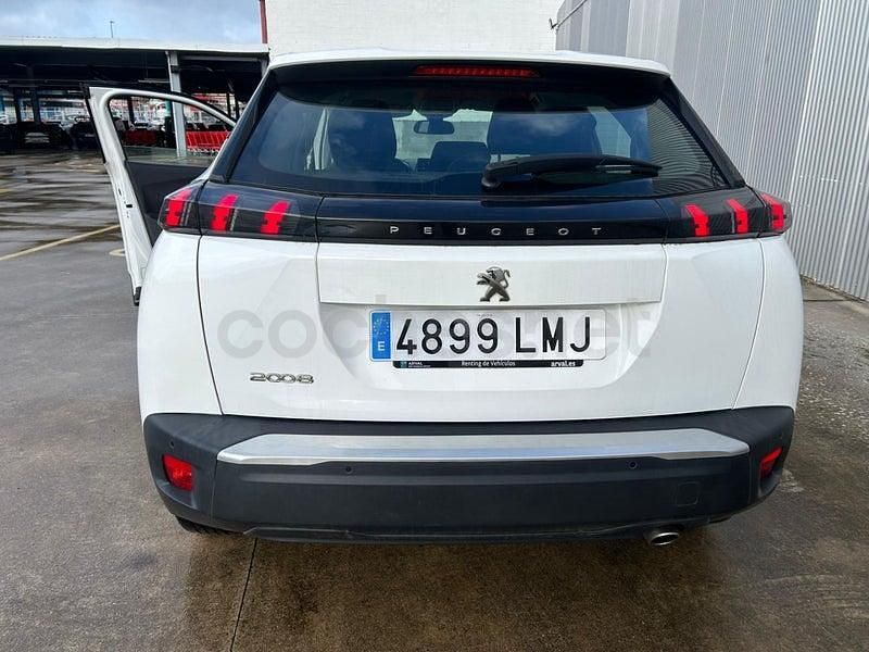 Usado Peugeot 2008 Active 110 CV (80 kW) 2021 Blanco SUV