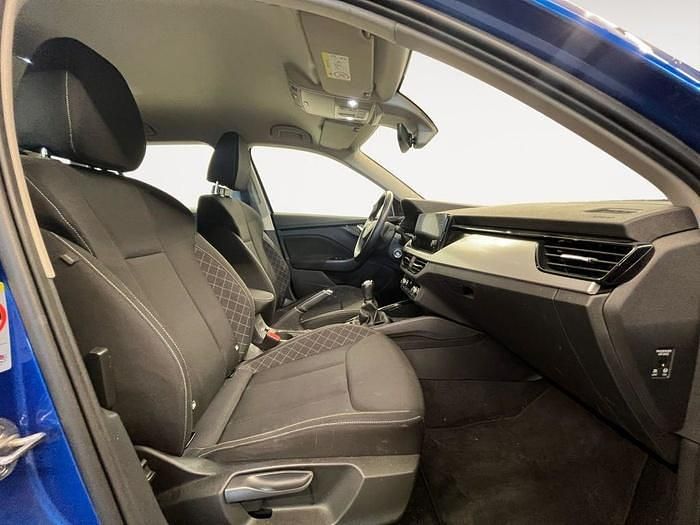 Usado Skoda Kamiq Ambition 110 CV (80 kW) 2022 Azul SUV