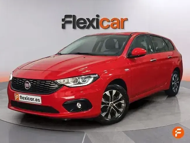 Usado Fiat Tipo Business 95 CV (69 kW) 2020 Rojo Familiar