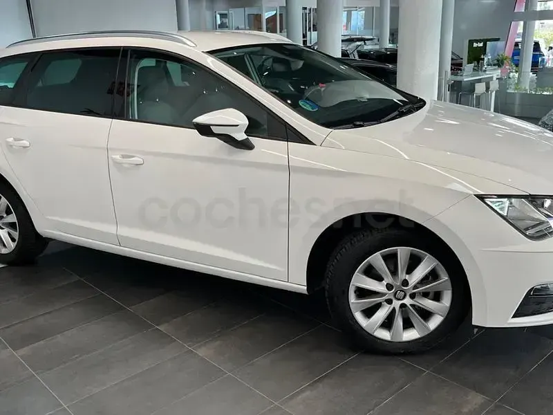 Usado Seat Leon XCELLENCE 130 CV (95 kW) 2019 Blanco Familiar