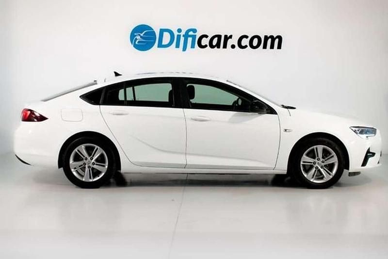 Usado Opel Insignia Business Edition 122 CV (89 kW) 2021 Blanco Berlina