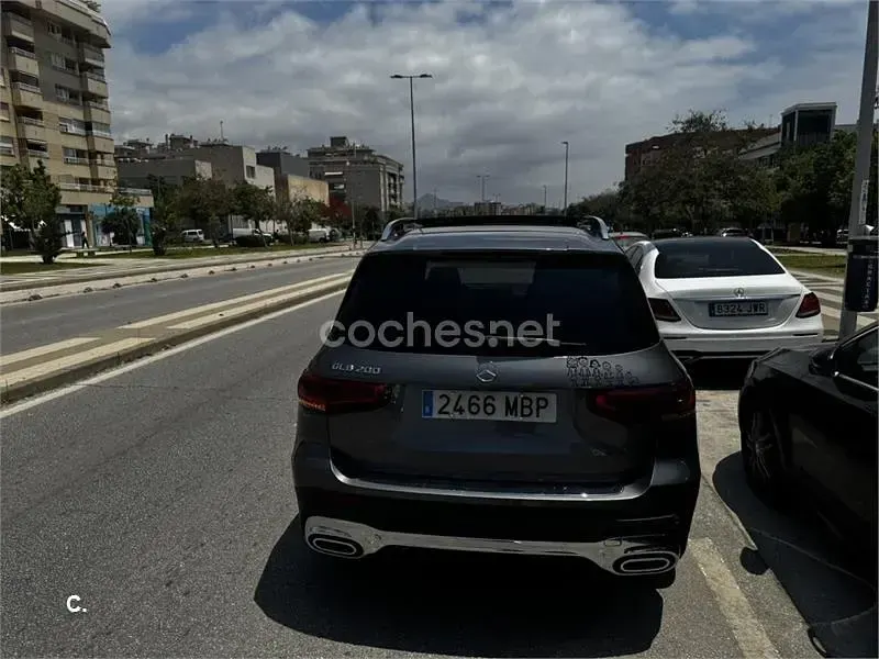 Usado Mercedes GLB200 163 CV (119 kW) 2022 Gris / plata SUV
