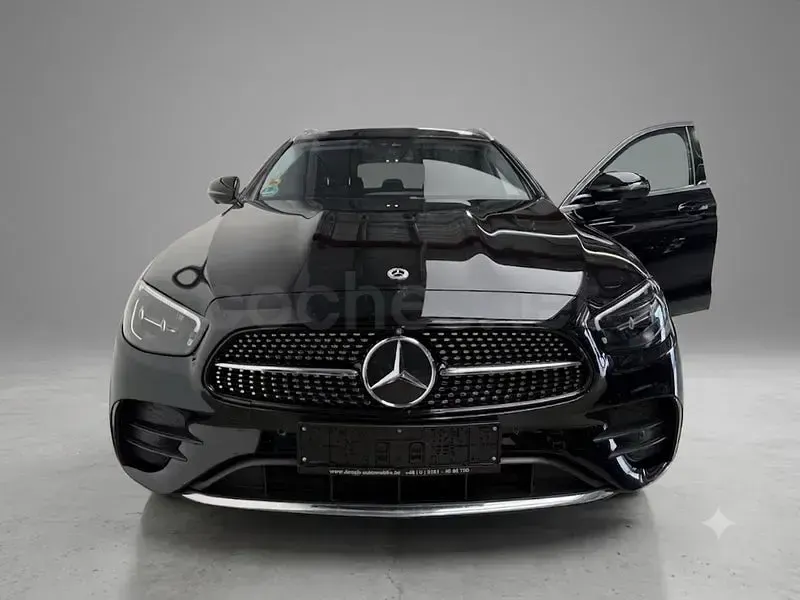 Usado Mercedes E300 306 CV (225 kW) 2022 Negro Familiar