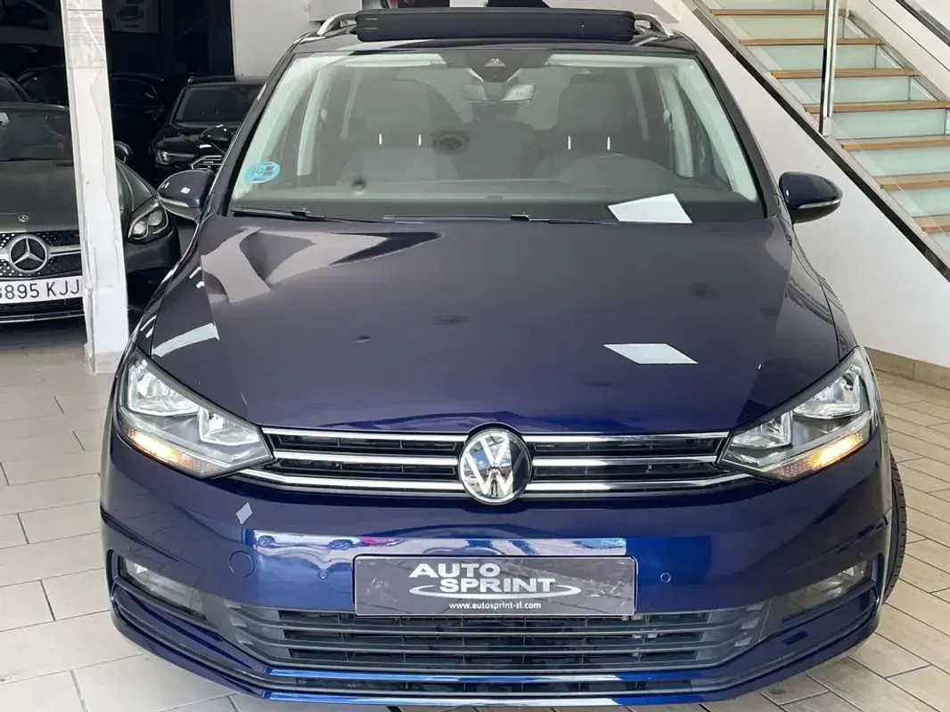 Usado VW Touran Advance 150 CV (110 kW) 2023 Azul Monovolumen