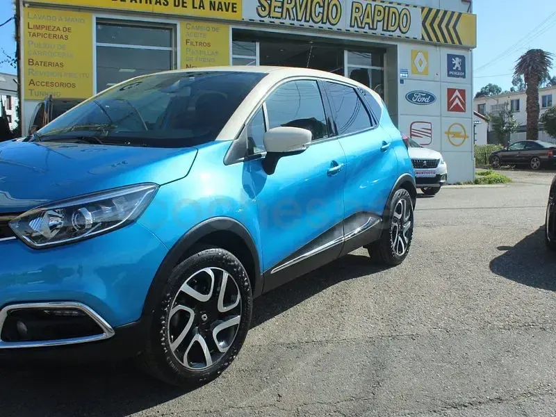 Usado Renault Captur Zen 120 CV (88 kW) 2016 Azul SUV