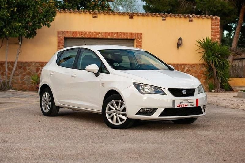 Usado Seat Ibiza Style 105 CV (77 kW) 2012 Blanco Utilitario