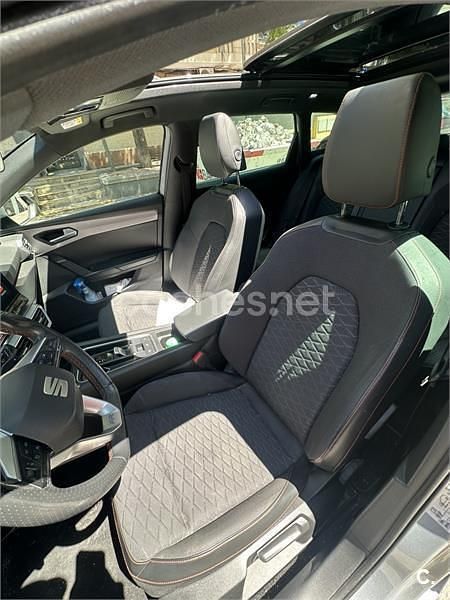Usado Seat Leon FR 150 CV (110 kW) 2021 Gris / plata Familiar