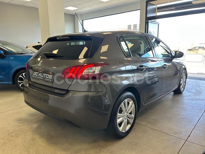 Usado Peugeot 308 Access 110 CV (80 kW) 2015 Gris / plata Berlina