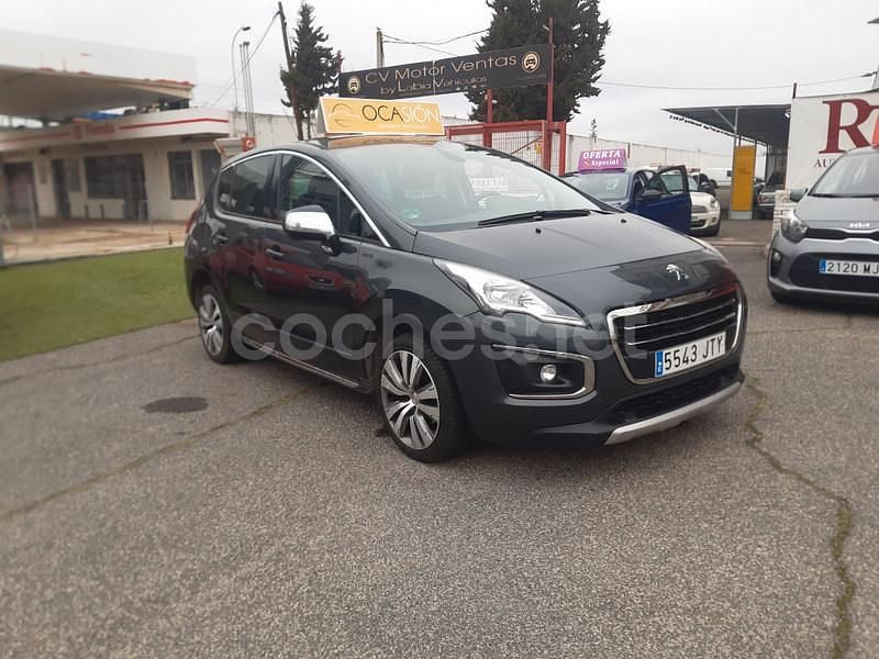 Usado Peugeot 3008 Allure 120 CV (88 kW) 2016 Marrón Berlina