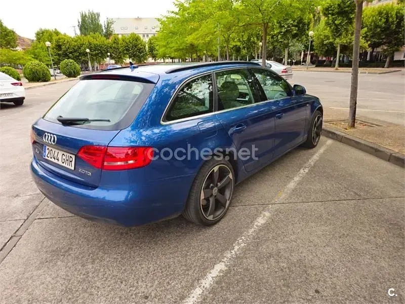 Usado Audi A4 S-Line 143 CV (105 kW) 2008 Azul Familiar
