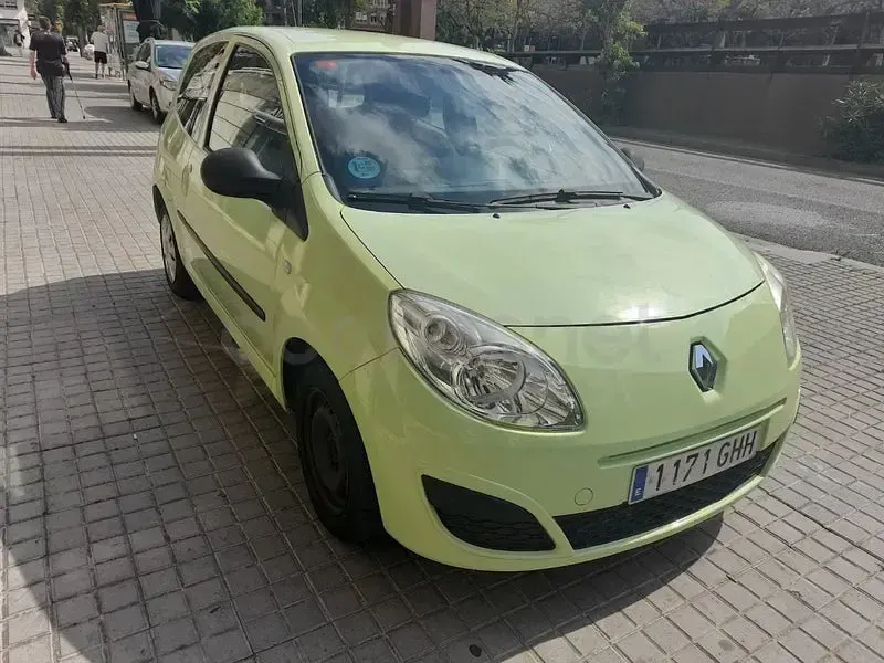 Usado Renault Twingo Authentique 60 CV (44 kW) 2008 Verde Utilitario