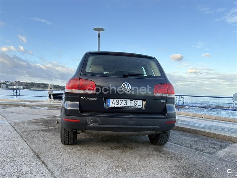 Usado VW Touareg R 174 CV (127 kW) 2004 Negro SUV