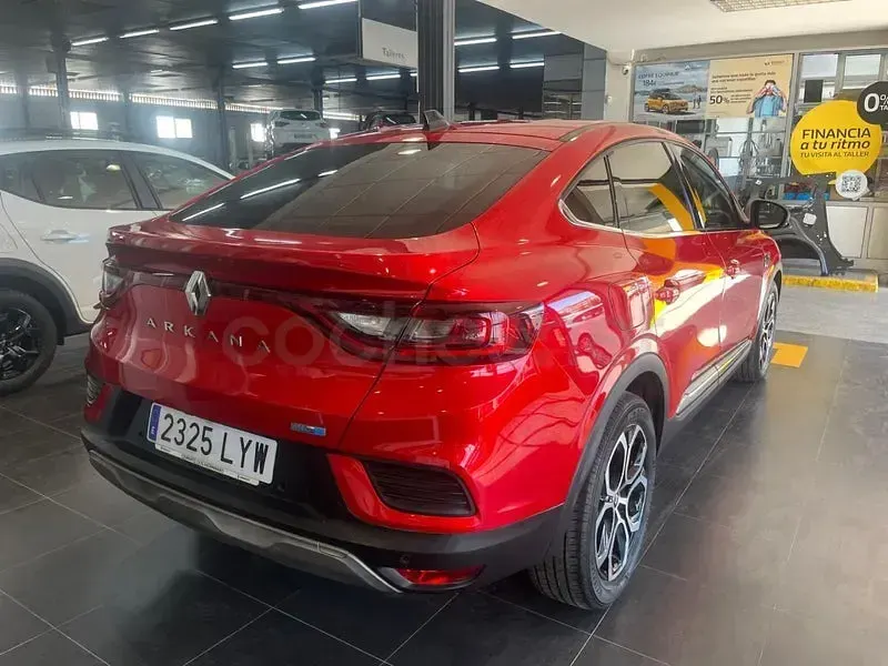 Usado Renault Arkana Zen 145 CV (106 kW) 2022 Rojo SUV