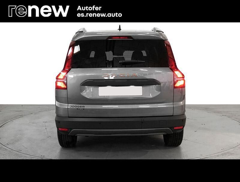 Usado Dacia Jogger Extreme 109 CV (80 kW) 2025 Gris Monovolumen