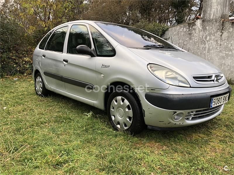 Usado Citroën Xsara Picasso Exclusive 117 CV (86 kW) 2002 Gris / plata Monovolumen