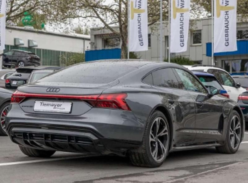 Usado Audi e-tron GT quattro 350 kW (476 CV) 2021 Gris Berlina