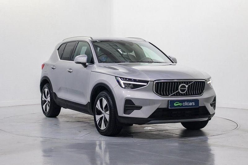 Usado Volvo XC40 Core 211 CV (155 kW) 2022 Gris / plata SUV