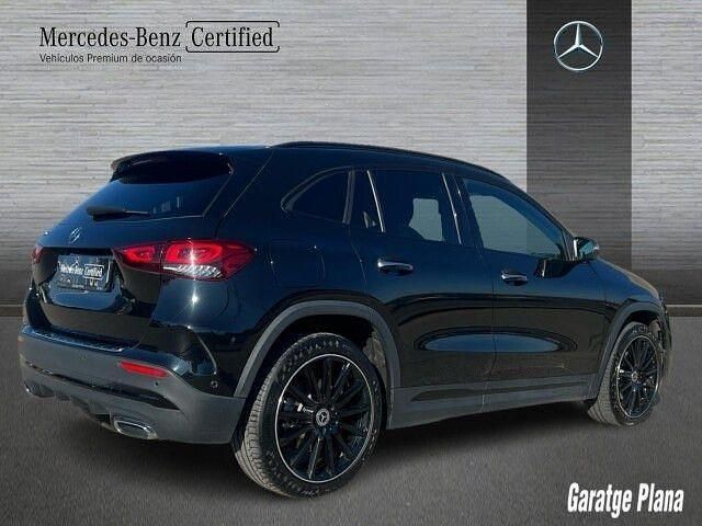 Usado Mercedes GLA250 AMG line 218 CV (160 kW) 2022 Negro cosmos SUV