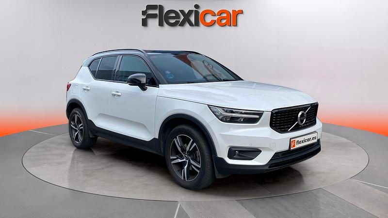 Usado Volvo XC40 Momentum 163 HP (119 kW) 2021 SUV