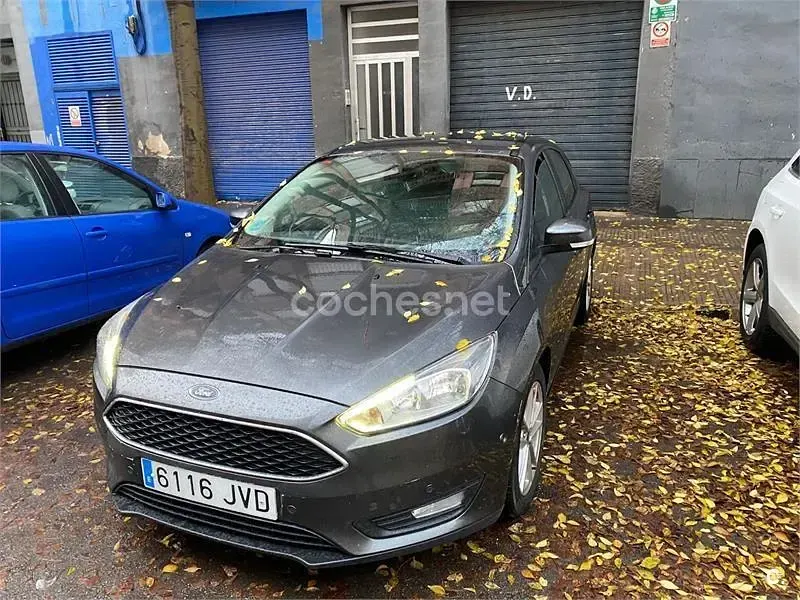 Usado Ford Focus Business Edition 120 CV (88 kW) 2016 Granate Berlina