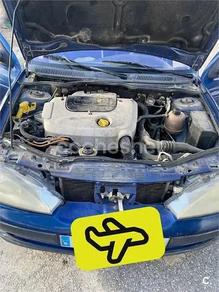Usado Renault Mégane Authentique 65 CV (47 kW) 2001 Azul Berlina