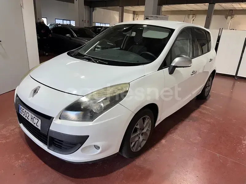 Usado Renault Scénic 95 CV (69 kW) 2011 Blanco Monovolumen