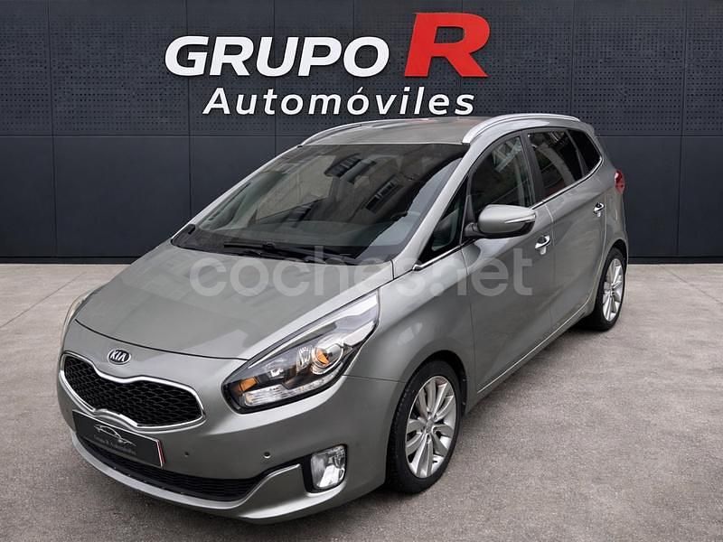 Usado Kia Carens 136 CV (100 kW) 2014 Gris / plata Monovolumen