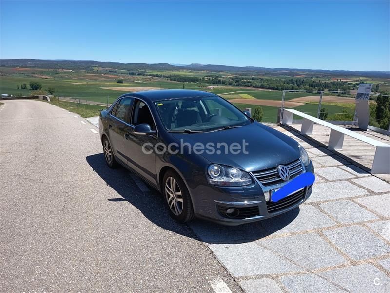 Azul Usado 2009 VW Jetta Highline Berlina | 4900 € (Precio justo) - Imagen 1/4