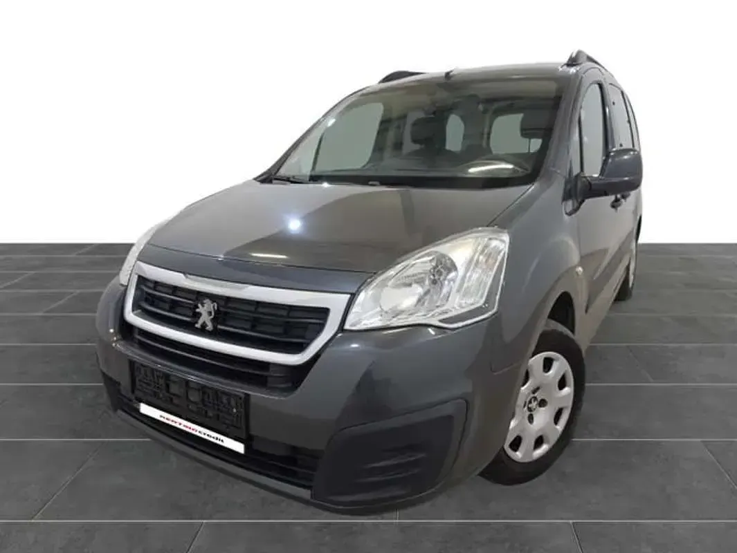 Usado Peugeot TePee Access 98 CV (72 kW) 2016 Gris Van