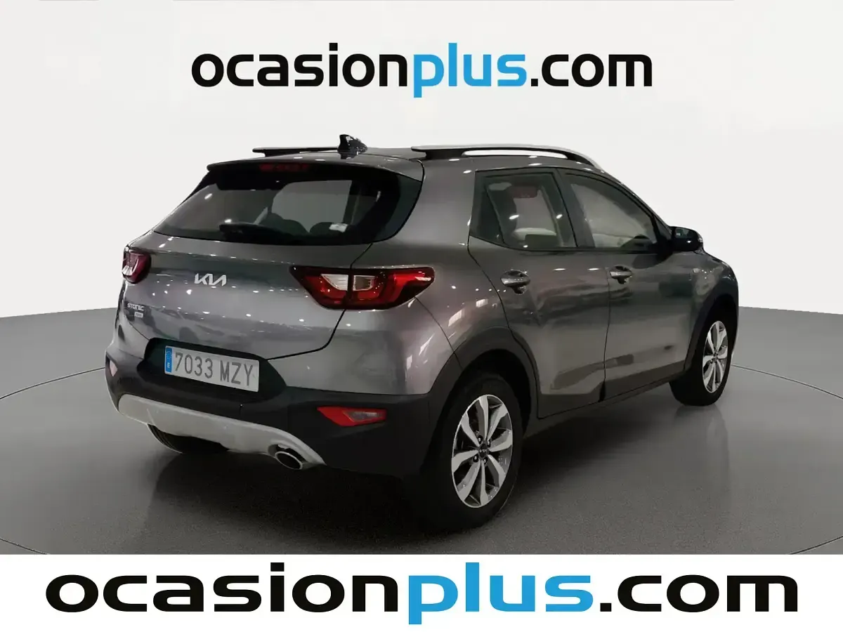 Usado Kia Stonic 100 CV (73 kW) 2025 Gris SUV