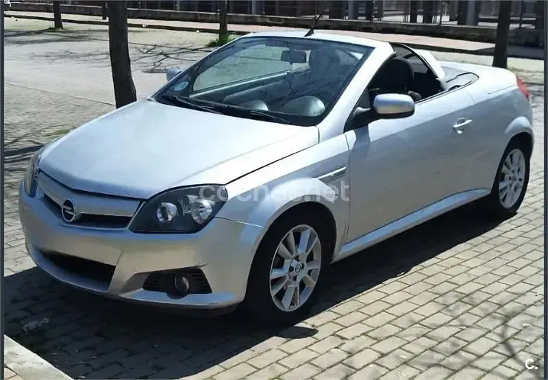 Usado Opel Tigra Sport 90 CV (66 kW) 2006 Gris / plata Descapotable