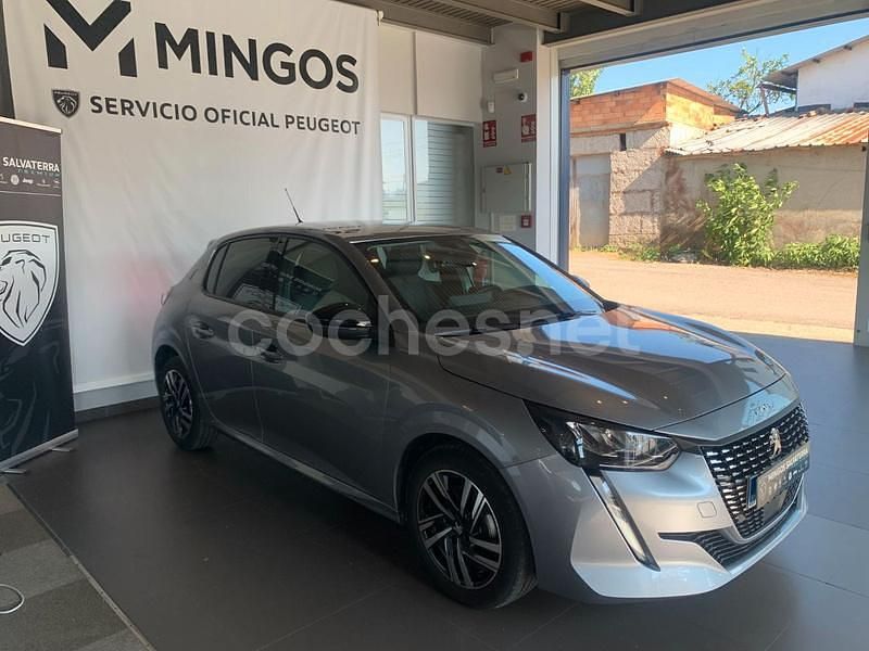 Usado Peugeot 208 Allure 100 CV (73 kW) 2021 Gris / plata Utilitario