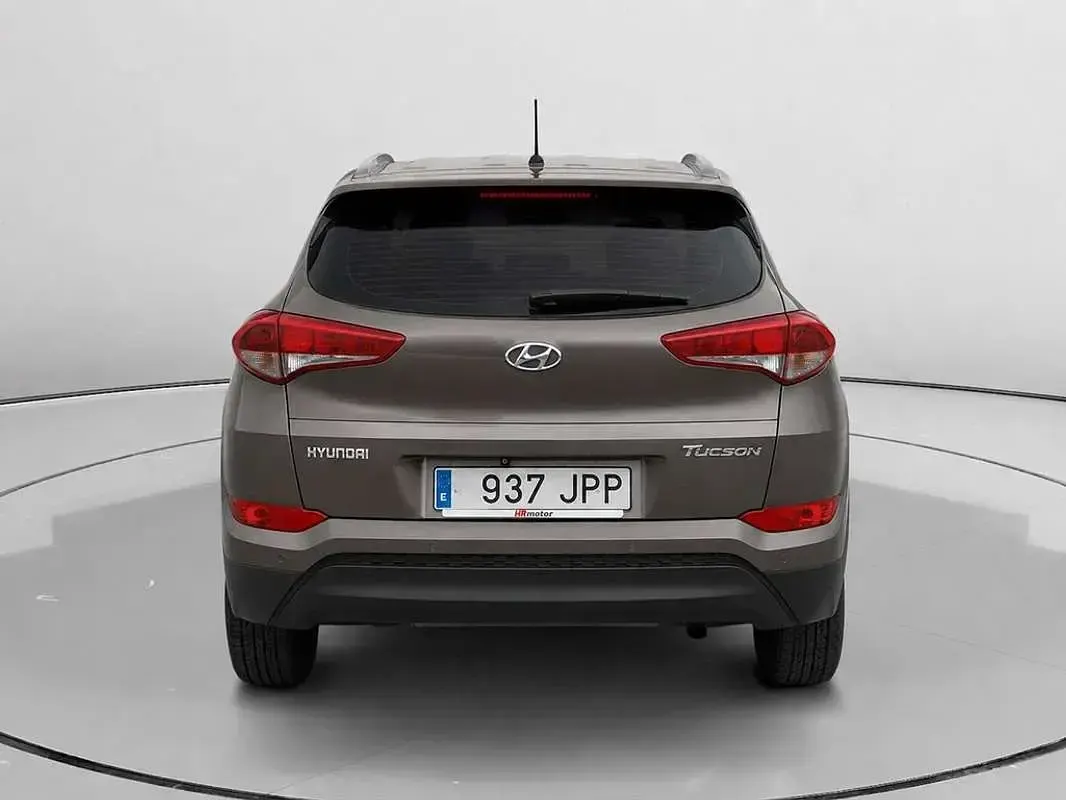 Usado Hyundai Tucson 131 CV (96 kW) 2016 Marrón SUV