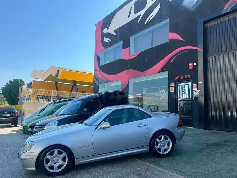 Usado Mercedes SLK200 163 CV (119 kW) 2002 Gris / plata Descapotable