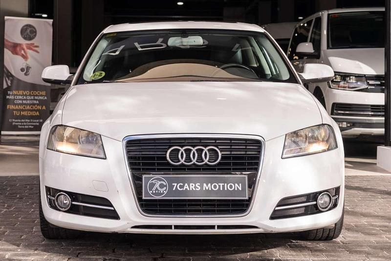 Usado Audi A3 Ambition 105 CV (77 kW) 2011 Blanco Utilitario