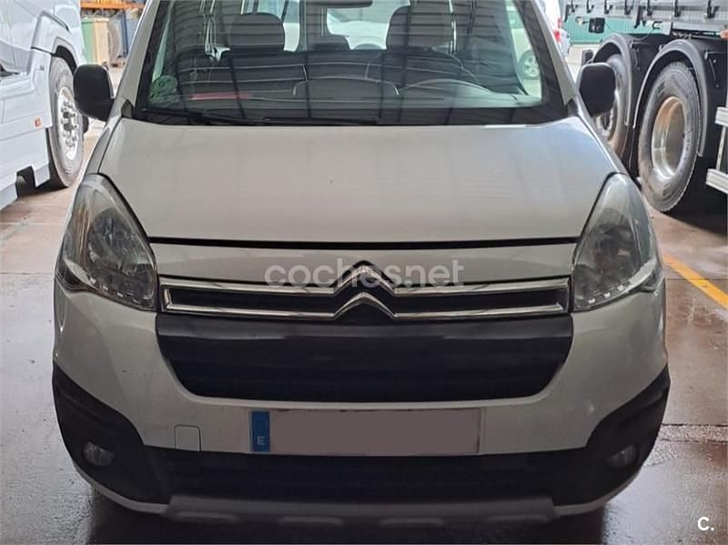 Usado Citroën Berlingo Feel 100 CV (73 kW) 2015 Blanco Monovolumen