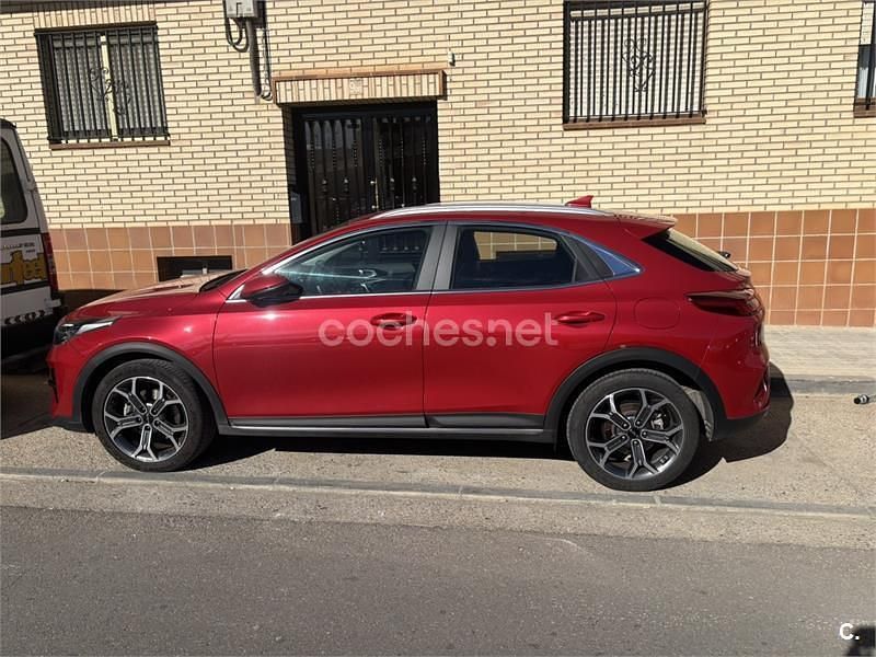 Usado Kia XCeed 160 CV (117 kW) 2022 Granate SUV
