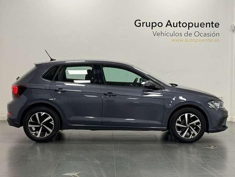 Usado VW Polo Life 95 CV (69 kW) 2022 Gris Berlina