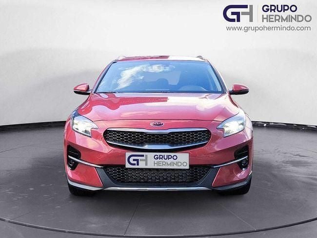 Usado Kia XCeed 136 HP (100 kW) 2022 Vermelho SUV