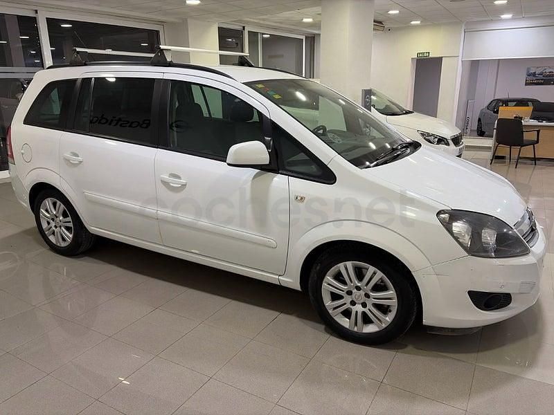 Usado Opel Zafira Family 110 CV (80 kW) 2012 Blanco Monovolumen