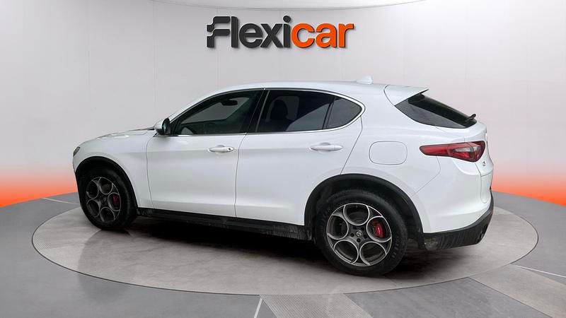 Usado Alfa Romeo Stelvio Executive 280 CV (205 kW) 2017 Blanco SUV