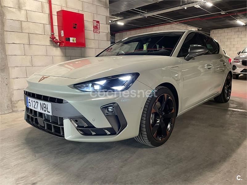 Usado Cupra Leon 204 CV (150 kW) 2025 Beige Berlina