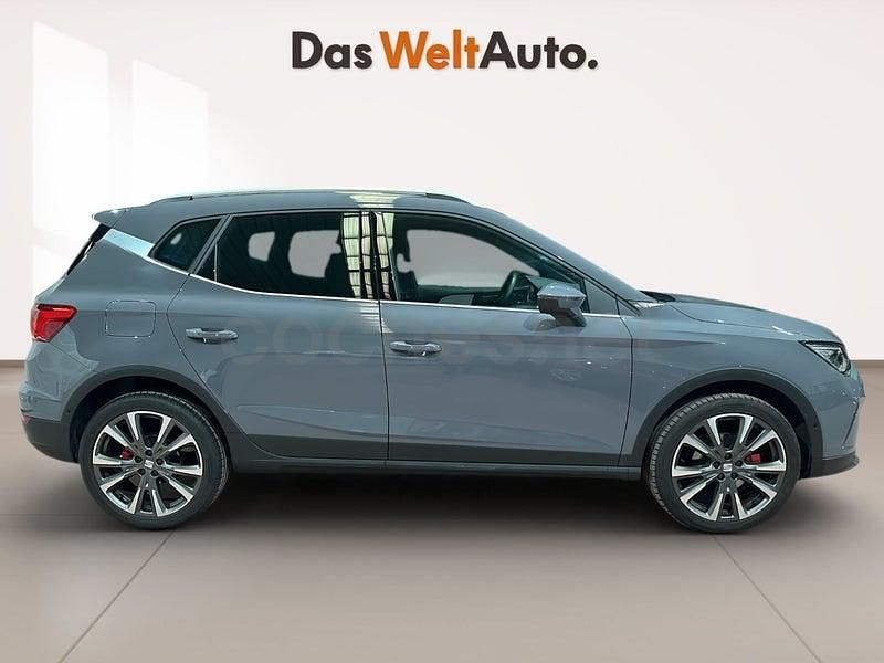 Usado Seat Arona FR 150 CV (110 kW) 2024 Gris / plata SUV