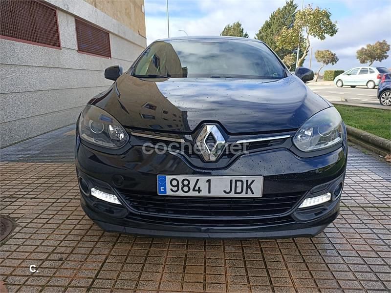 Usado Renault Mégane LIMITED 115 CV (84 kW) 2015 Negro Berlina