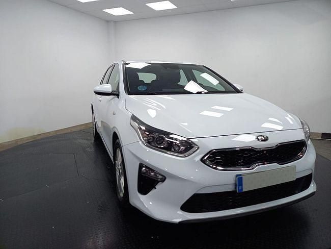Usado Kia Ceed 136 CV (100 kW) 2021 Azul Utilitario