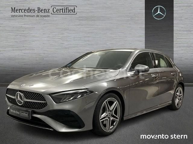 Gris / plata Usado 2023 Mercedes A180 Berlina | 29.700 € (Precio justo) - Imagen 1/3